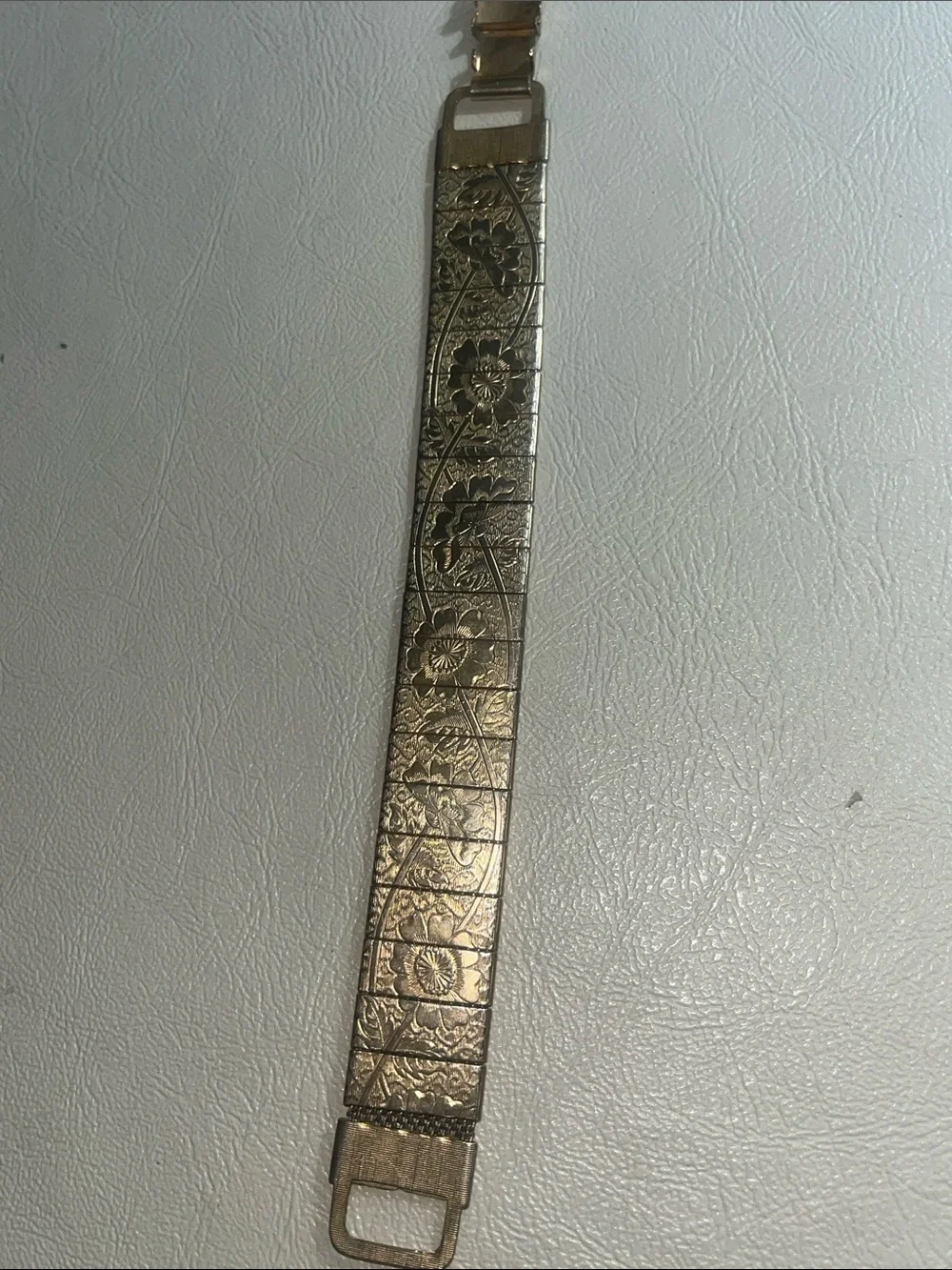 Sarah Coventry Gold-Tone Floral Mesh Bracelet with Clasp